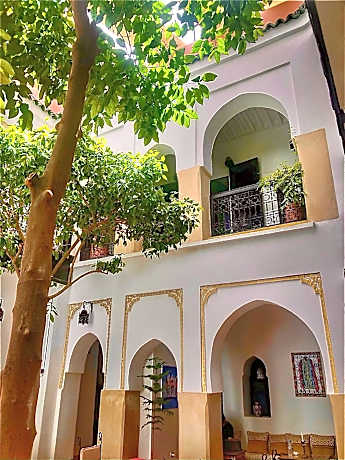 Riad ABBASSIA Marrakech Premiere - Authentic Medina Experience