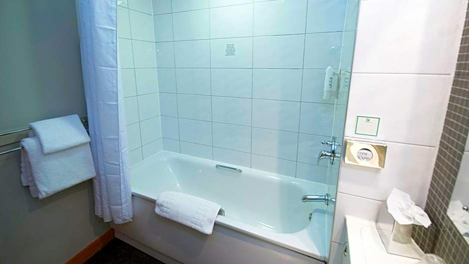 Holiday Inn Manchester Central Park By IHG