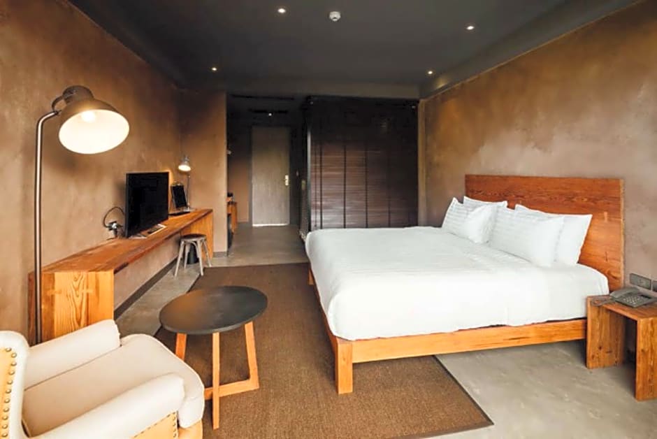 Monaz River Kwai Kanchanaburi