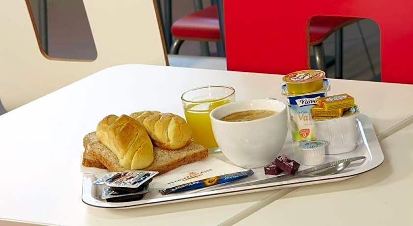 Premiere Classe Pau Bizanos Hotel