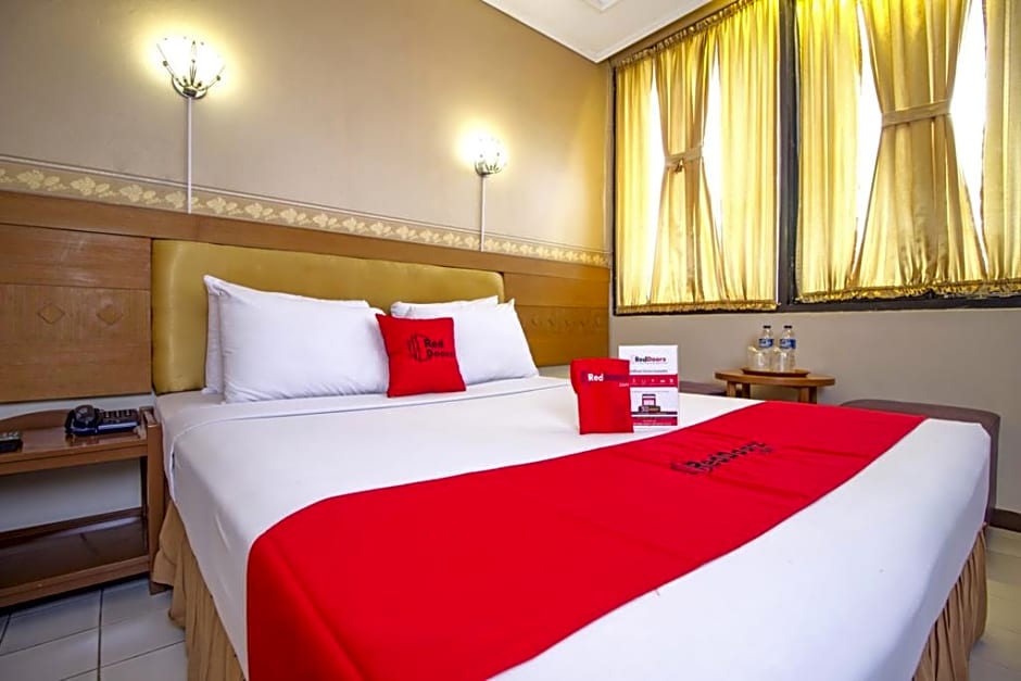 RedDoorz Plus @ Sukamulya Pasteur 2