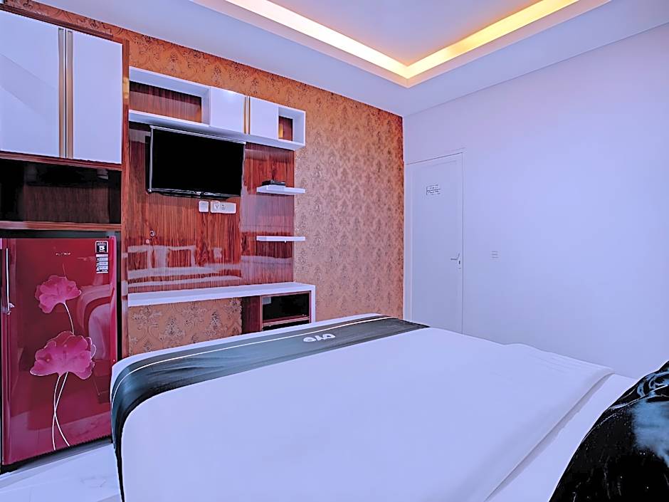 Collection O 90253 DHelomi