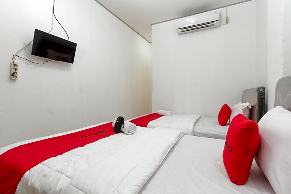 RedDoorz Syariah near RSU Suaka Insan Banjarmasin