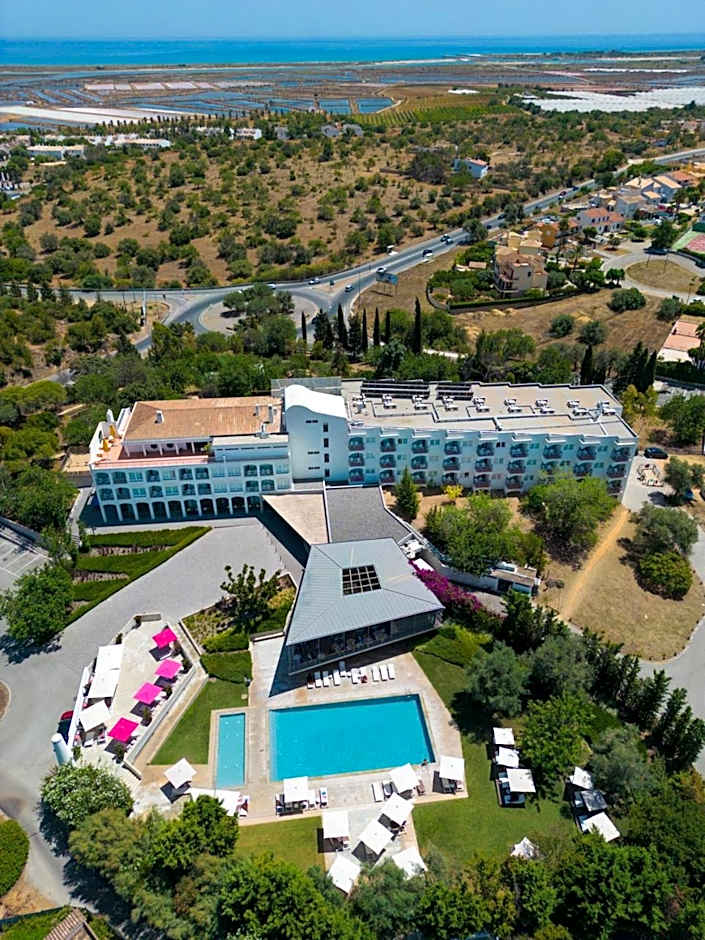 OZADI Tavira Hotel