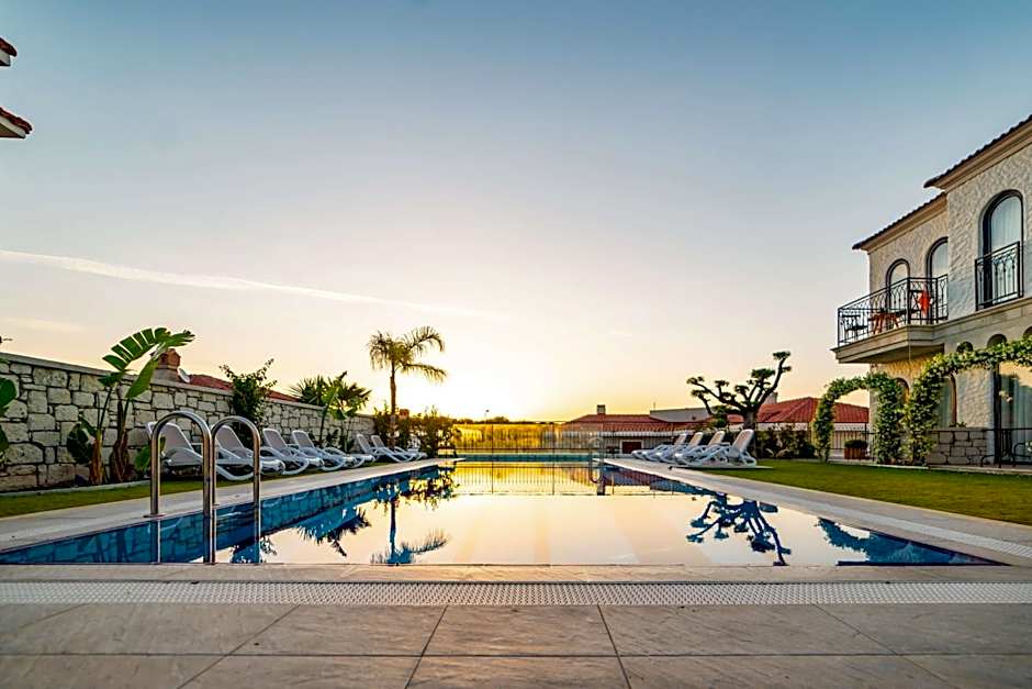 CEMAL ALACATI BUTIK HOTEL