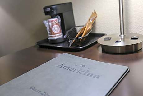 One-Bedroom King Suite - Non-Smoking