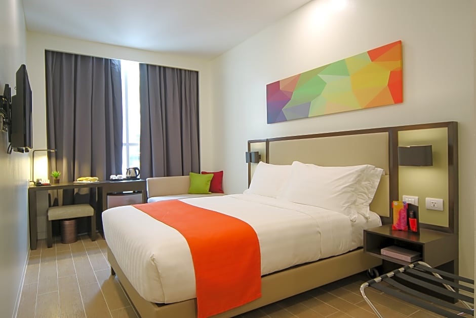 Photo 1 of 3 of Superior 1 Queen Bed