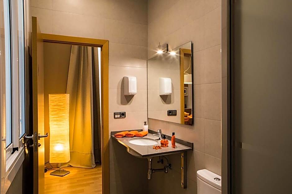 Born Barcelona Hostel