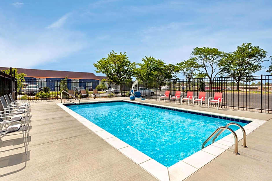 Super 8 by Wyndham Lenexa Overland Park Area