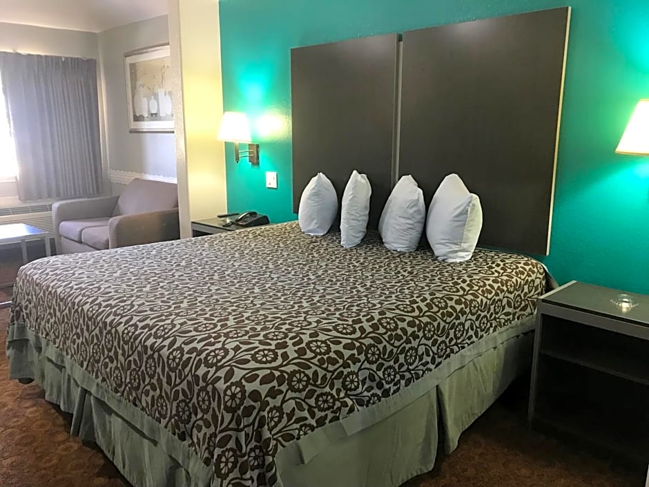 Camelot Inn and Suites