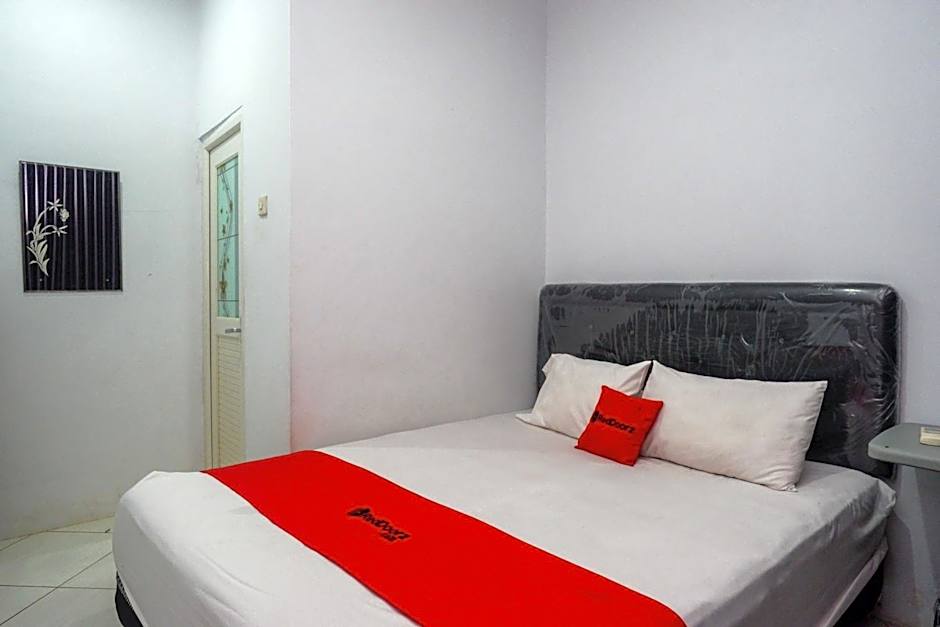 RedDoorz At Jalan Raya Baturaden