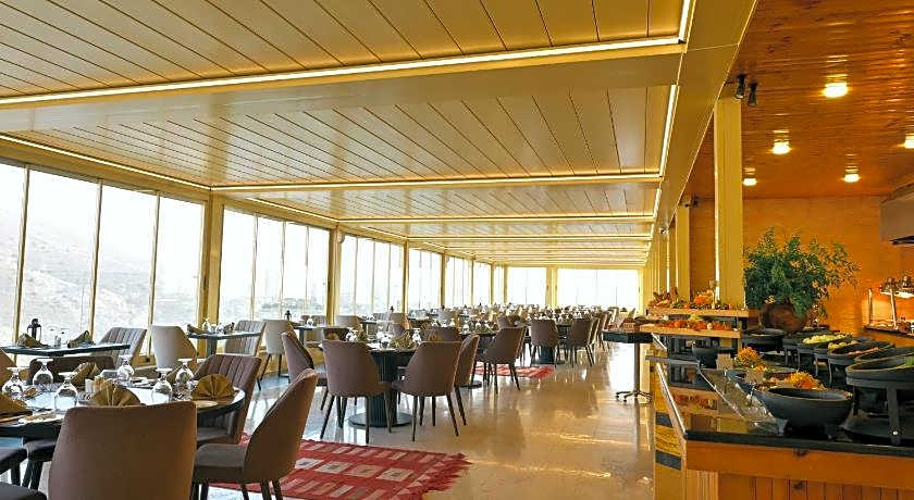 Petra Moon Hotel