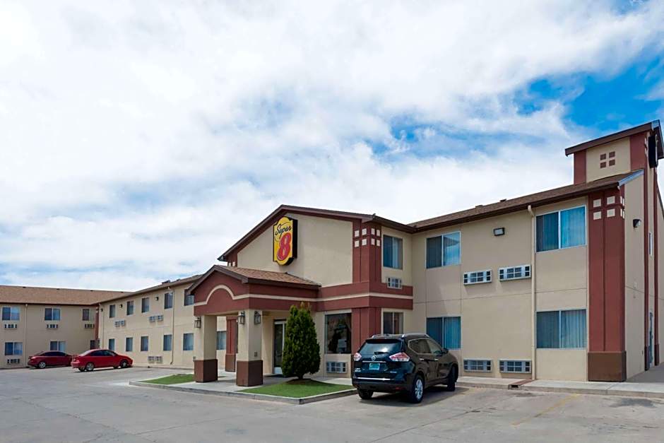 Photo 1 of 30 of Super 8 by Wyndham Bernalillo