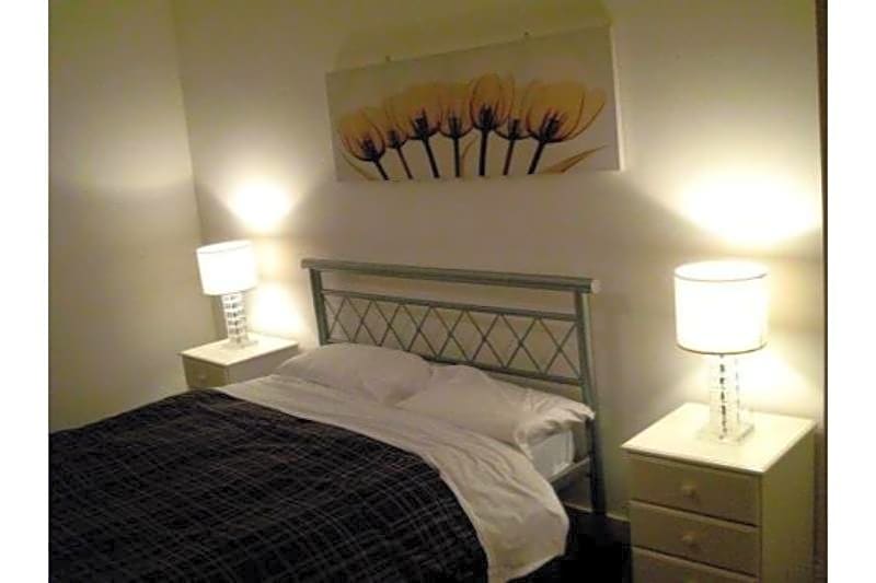 OYO Arinza Apartments