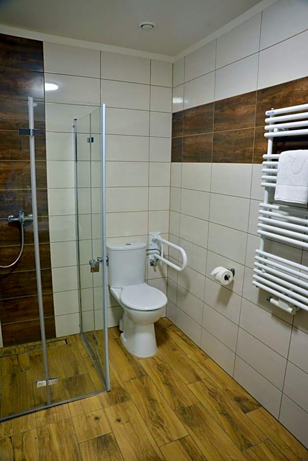 Centrum Restauracyjno-Hotelowe Florres