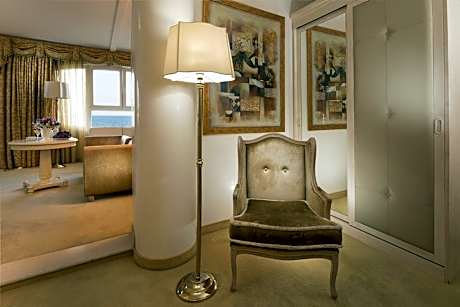 Crystal Suite with Spa Bath