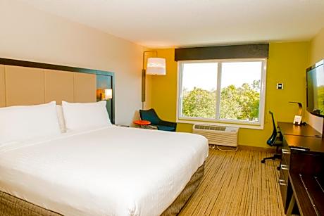 Standard King Room with Accessible Tub - Mobility Access