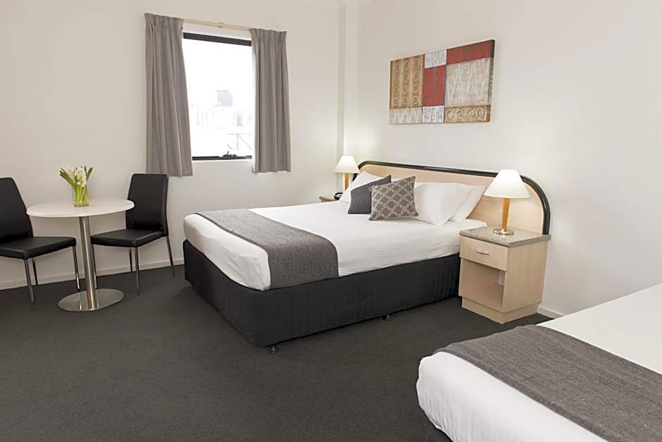 Adelaide Riviera Hotel