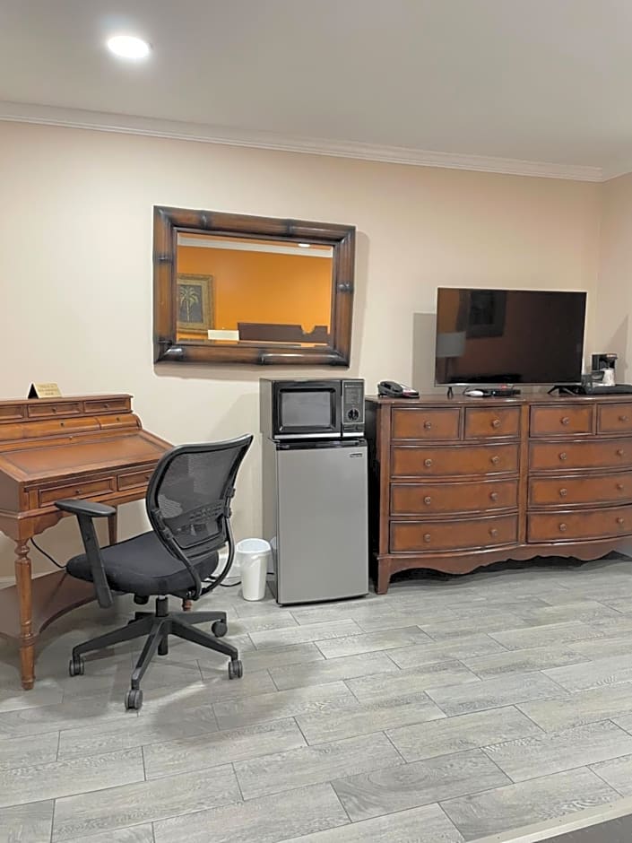 Howard Johnson by Wyndham Ridgecrest, CA