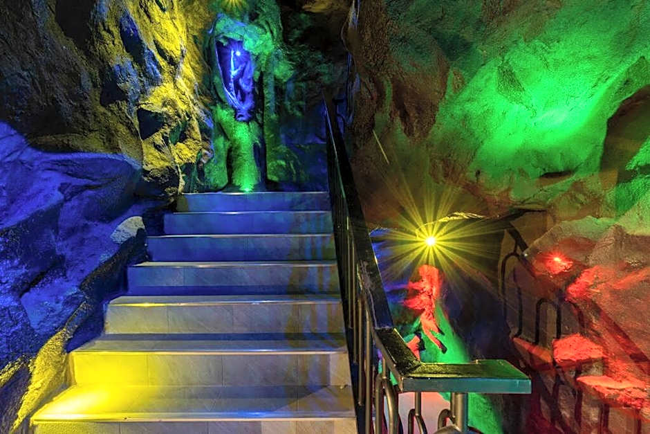 The Castle Pratumnak Hill Pattaya 6 Bedroom