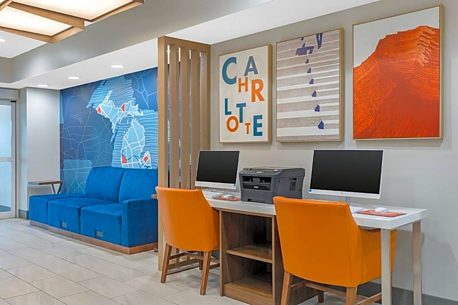 Holiday Inn Express Hotel & Suites Charlotte By IHG