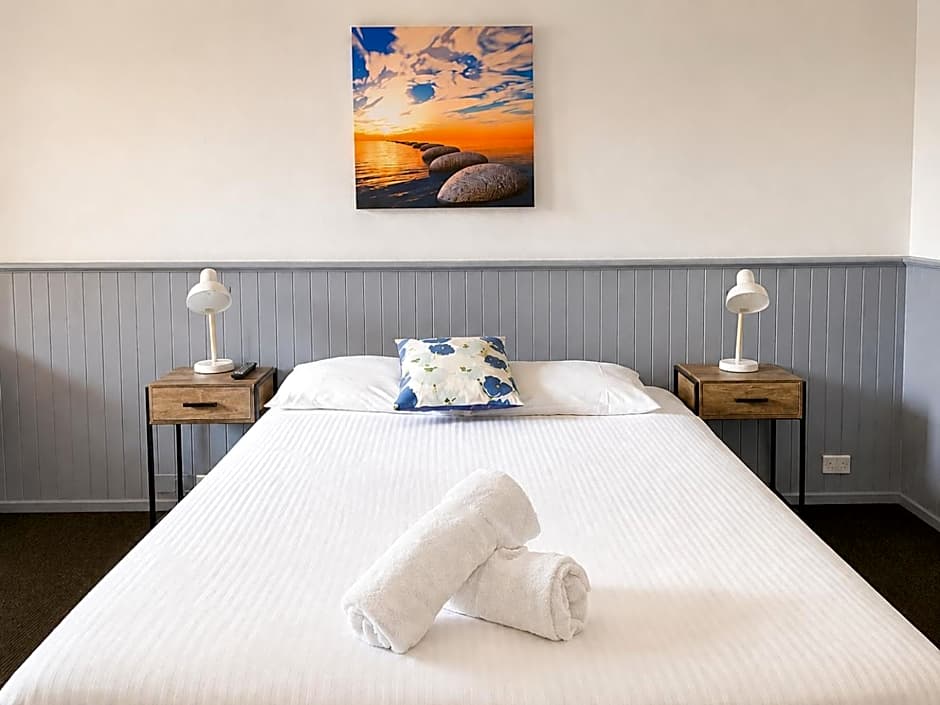 Squid's Ink Motel