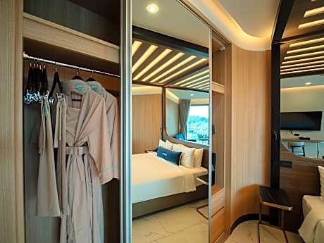 Premium Deluxe 1 King High Floor