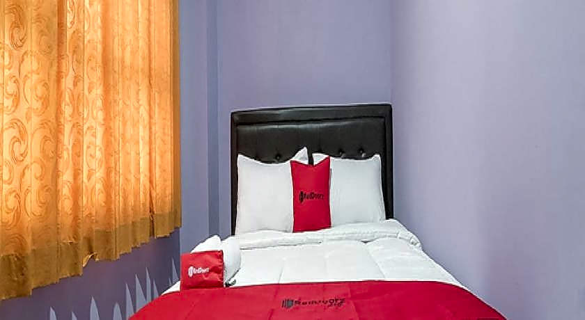 RedDoorz @ Gatot Subroto Street Bandung 3