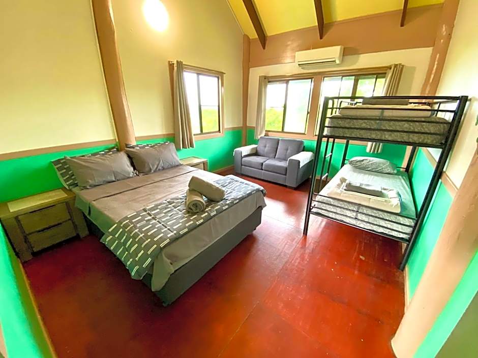 Jackaroo Treehouse Rainforest Retreat