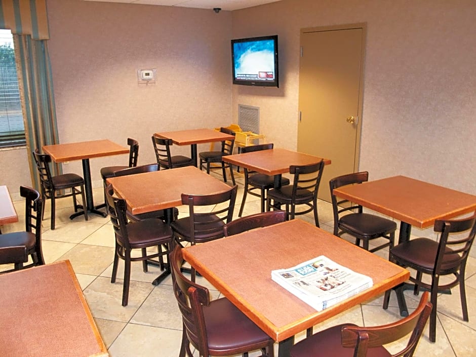 La Quinta Inn by Wyndham Columbia SE / Fort Jackson