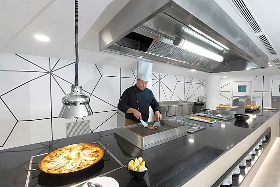 Palmanova Suites by TRH