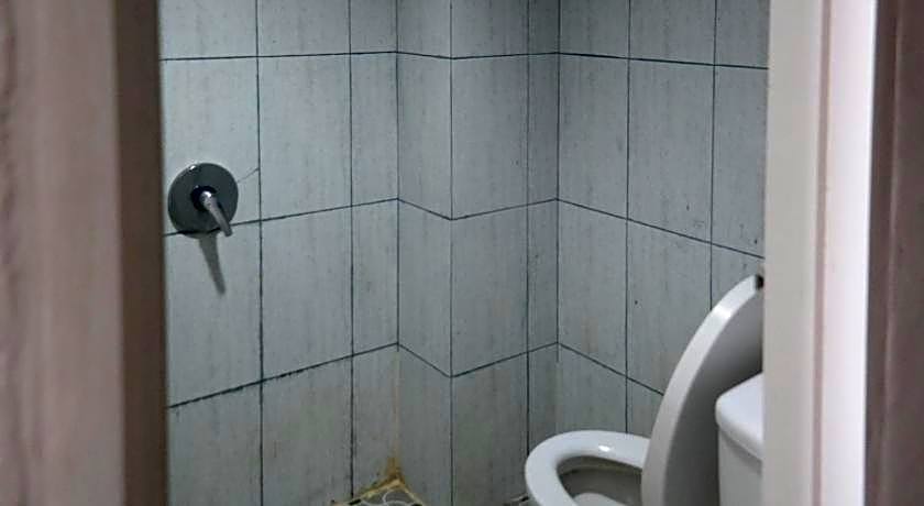 OYO 90062 Ava Guesthouse