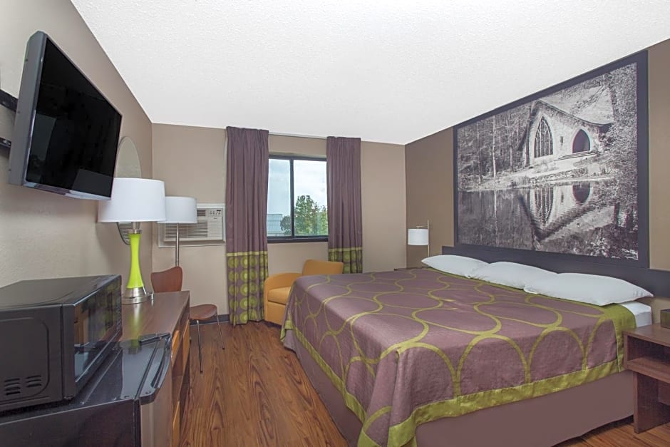 Super 8 by Wyndham Columbus Airport