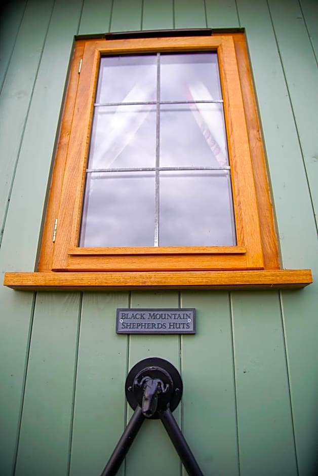 Storws Y Gorlan Shepherd's Hut