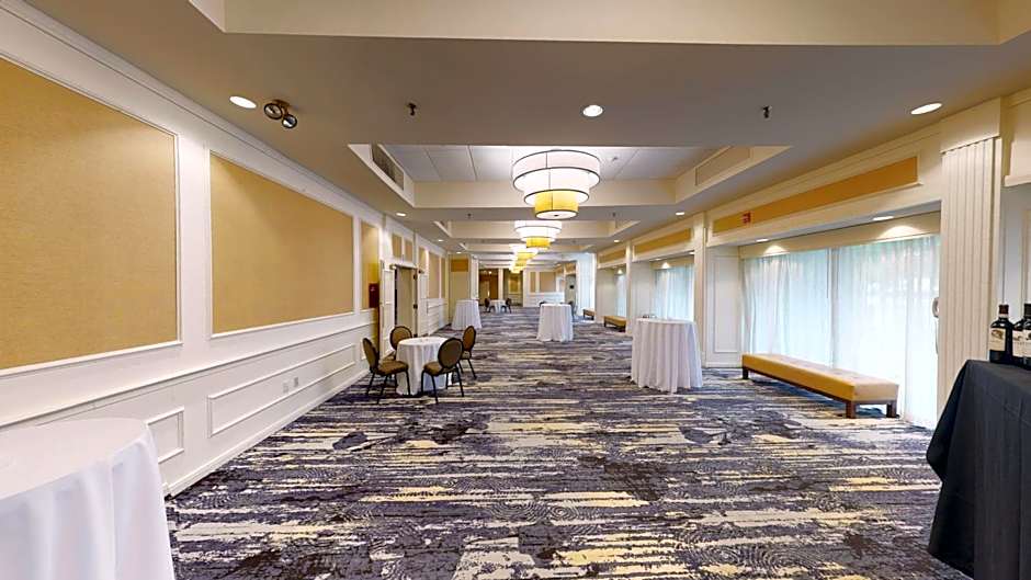 DoubleTree By Hilton Hotel Boston North Shore