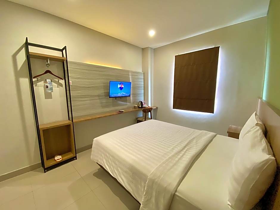 Front One Hotel Gombong