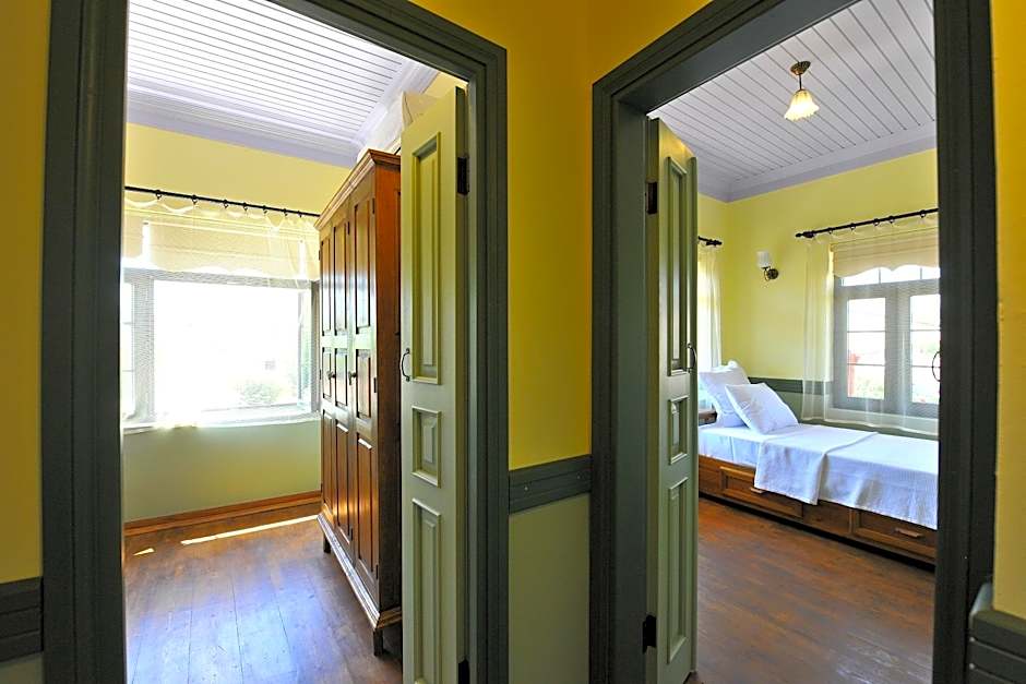 Petrino Gokceada Hotel Kitchen