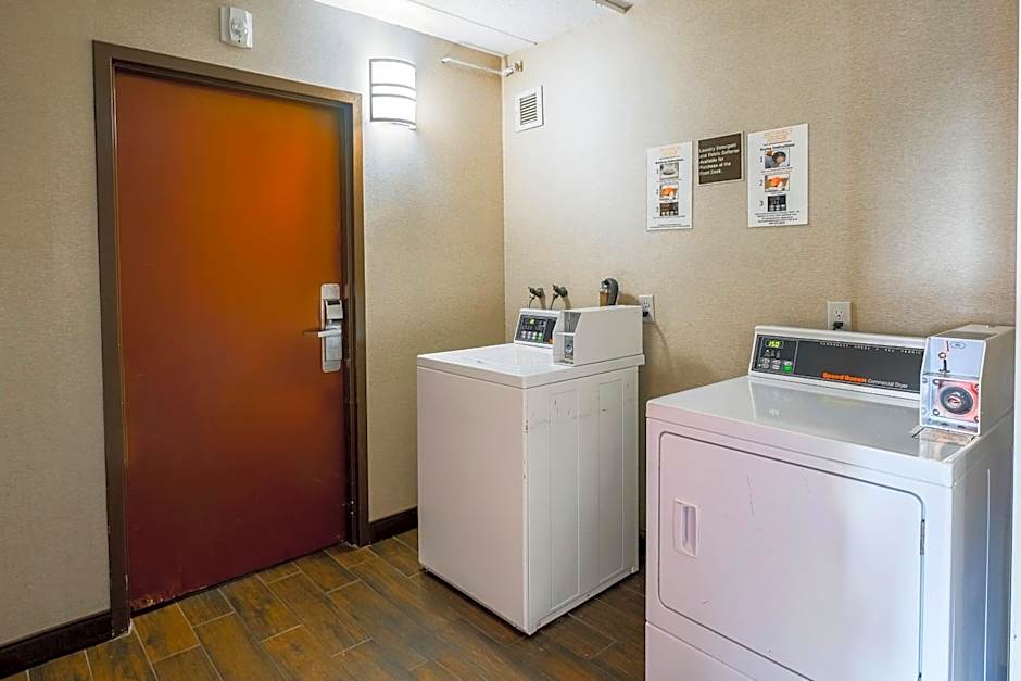 Red Roof PLUS+ Boston - Woburn/Burlington