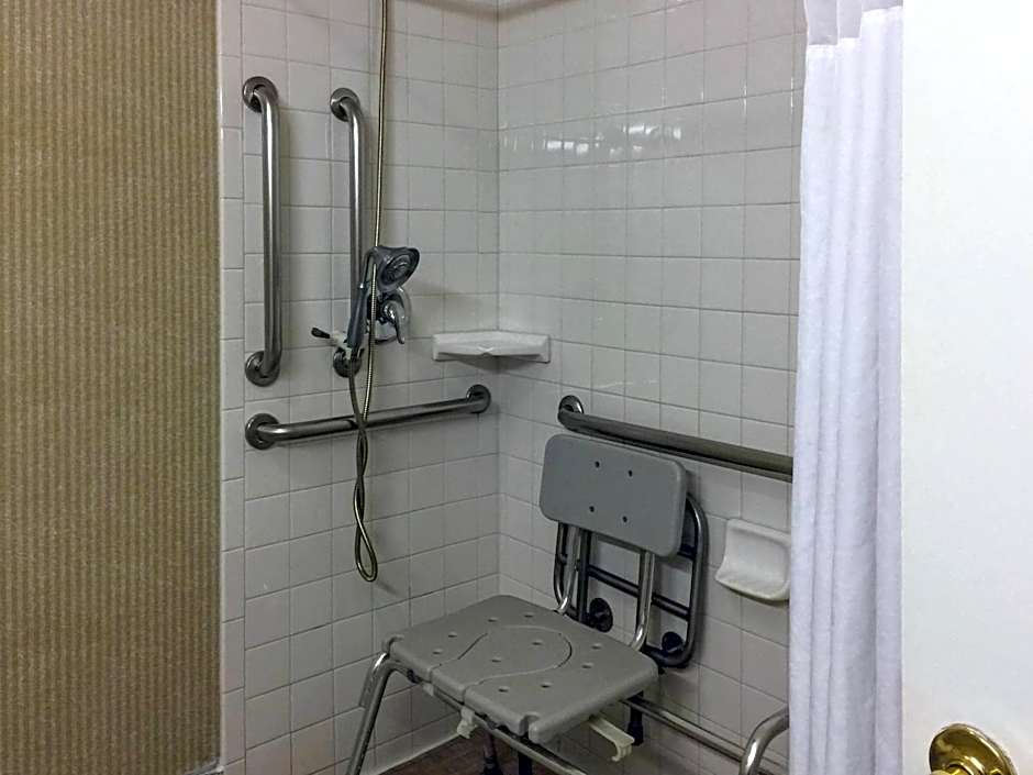 Quality Inn & Suites Oceanside