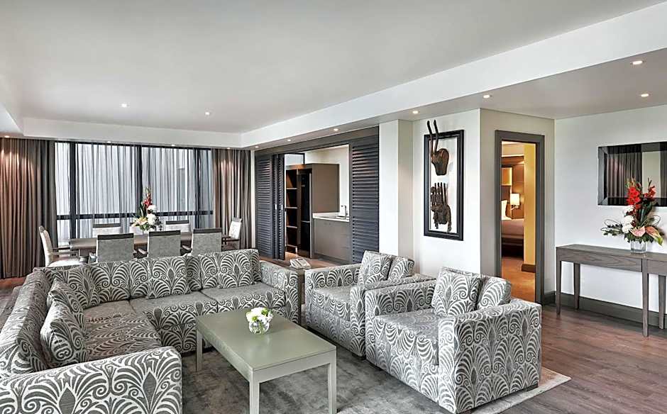 Legend Hotel Lagos Airport, Curio Collection By Hilton