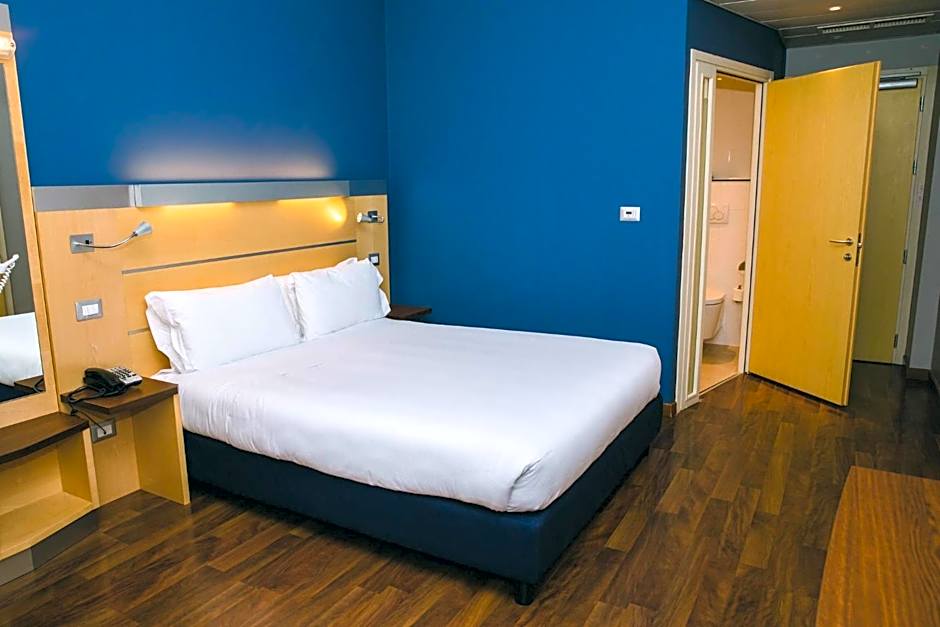 Holiday Inn Express Milan-Malpensa Airport By IHG