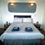 Highlander Hotel