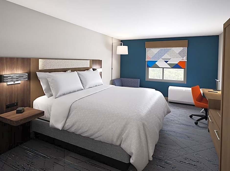 Holiday Inn Express & Suites Joplin Southeast