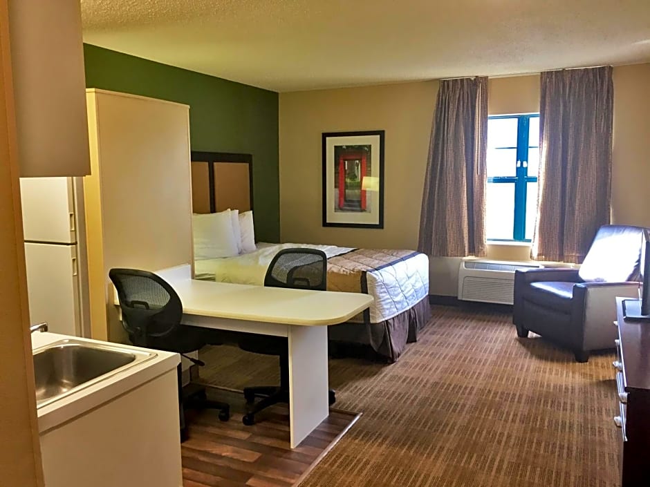 Extended Stay America Select Suites - Chicago - Naperville - West