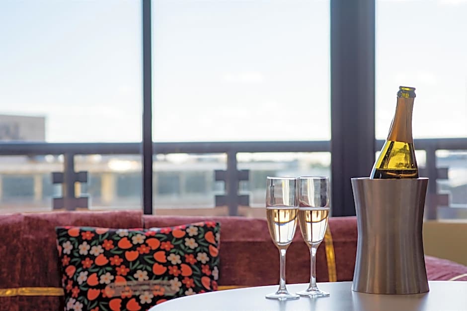 YEHS Hotel Sydney Harbour Suites