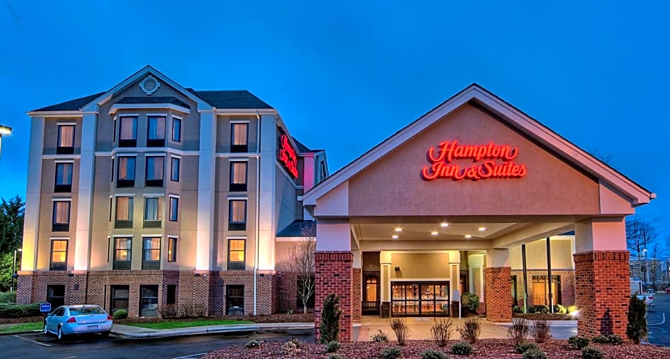 Hampton Inn and Suites Asheville Airport