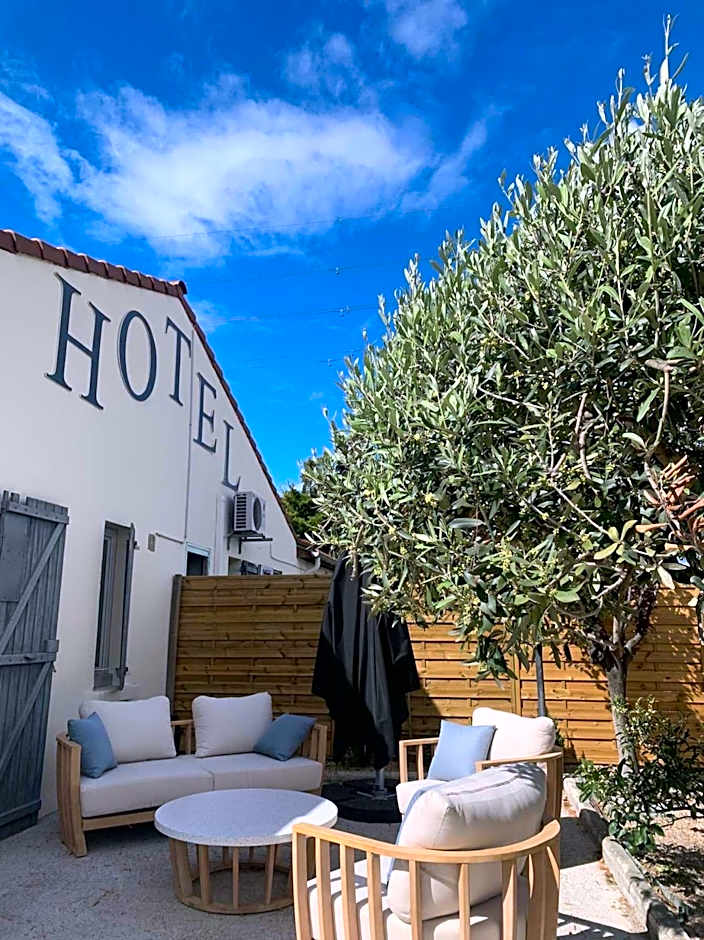 Brit Hotel Plaisance A9/A61