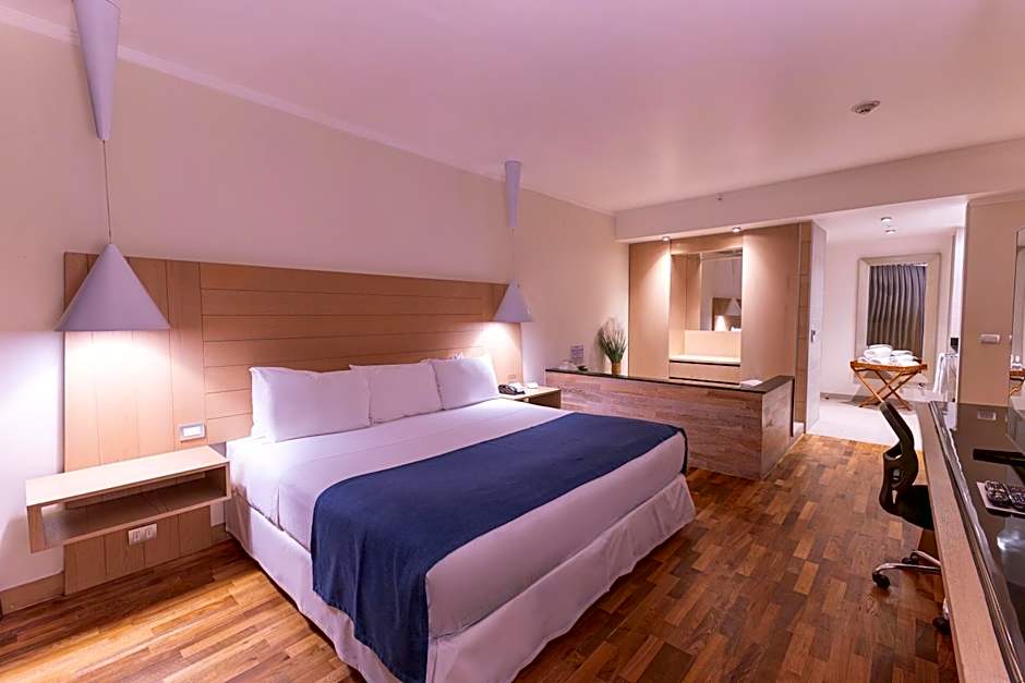 Wyndham Concepcion Pettra