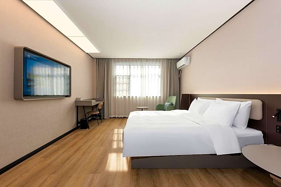 Hanting Hotel Wuhan Hongshan Square Metro Station