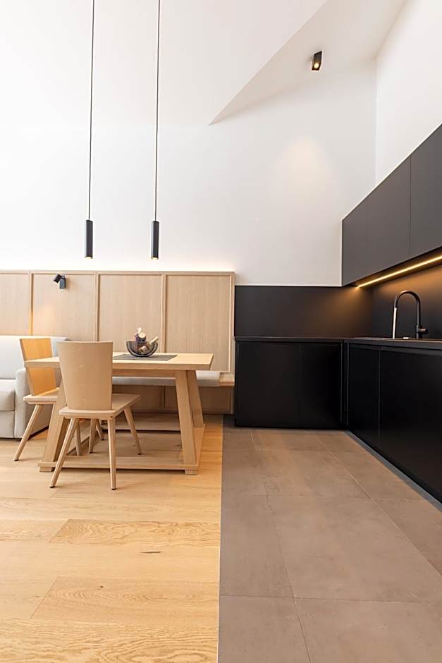 Max Mountain Apartments